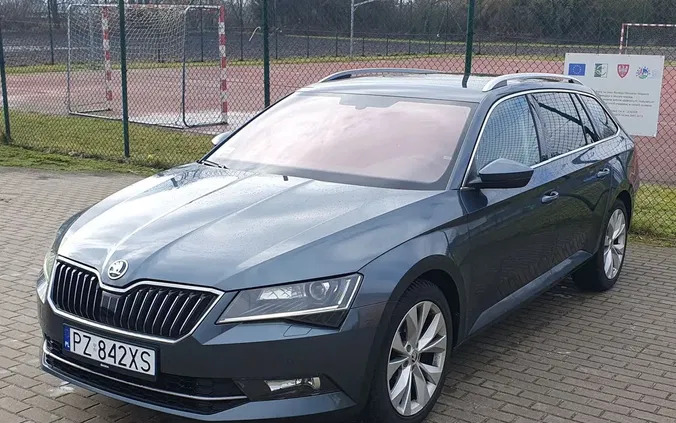 poznań Skoda Superb cena 47000 przebieg: 256000, rok produkcji 2017 z Poznań